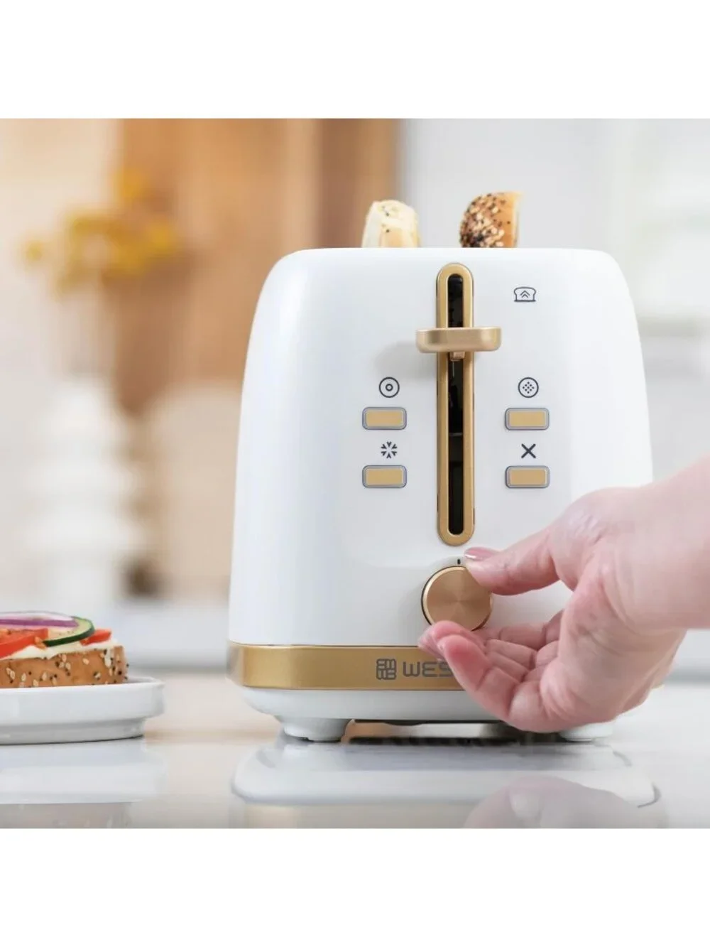 2-Slice White/Gold Browning Levels Bagel Defrost Settings Anti-Jam Toaster